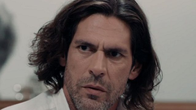 &quot;Ο Σπαλιάρας είναι πολύ κακός στις &quot;8 Λέξεις&quot;! Είναι απίστευτο&quot;