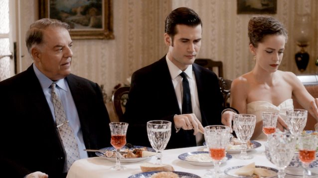 Άγριες Μέλισσες |  Δούκας &amp; Βόσκαρης συμμαχούν για να φύγει η Ελένη από το χωριό