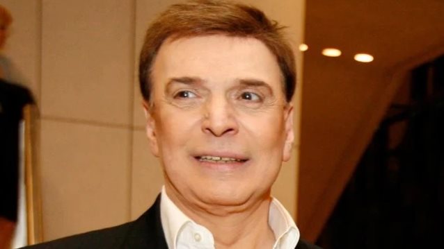 48 χρόνια πριν: Ο Γιώργος Μαρίνος "ζωντανεύει" την Έλλη Λαμπέτη στο ρόλο της "Μπλανς Ντιμπουά"