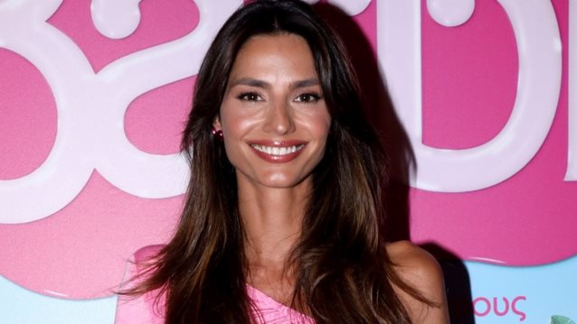 Η Ηλιάνα Παπαγεωργίου με το χρώμα νυχιών που θα &quot;φορεθεί&quot; περισσότερο από το μπορντό τους επόμενους μήνες