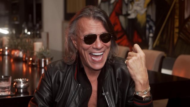 Το "Γηροκομείο" του Ηλία Ψινάκη κάνει πρεμιέρα στο Open! Ο πρώτος καλεσμένος