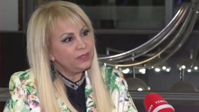 Τέτα Καμπουρέλη: "Πέρασα δύσκολα, μου είχαν ρίξει μια "ταφόπλακα", αλλά σιγά σιγά πήρα δύναμη"