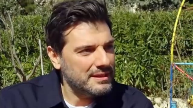 Συγκινεί ο Παναγιώτης Χατζηδάκης για την απώλεια των γονιών του: &quot;Σπάραζα για δέκα λεπτά, αισθάνθηκα ορφανός&quot;