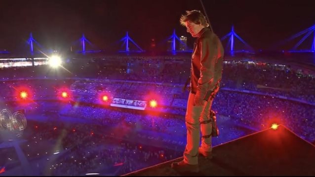 Ο Τομ Κρουζ στην τελετή λήξης των Ολυμπιακών Αγώνων! Η εντυπωσιακή είσοδος