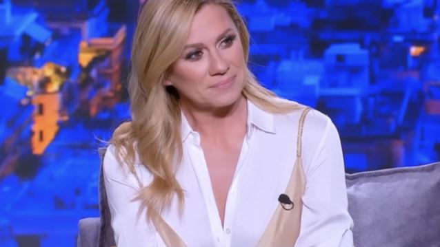 Κατερίνα Καραβάτου σε Νίκο Μουτσινά: "Δεν ήρθα εδώ για να πούμε τώρα τέτοια"