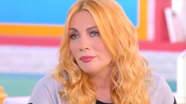 Τα on air συλλυπητήρια της Ελένης Χατζίδου και του Ετεοκλή Παύλου στη Σμαράγδα Καρύδη για τον θάνατο του πατέρα της