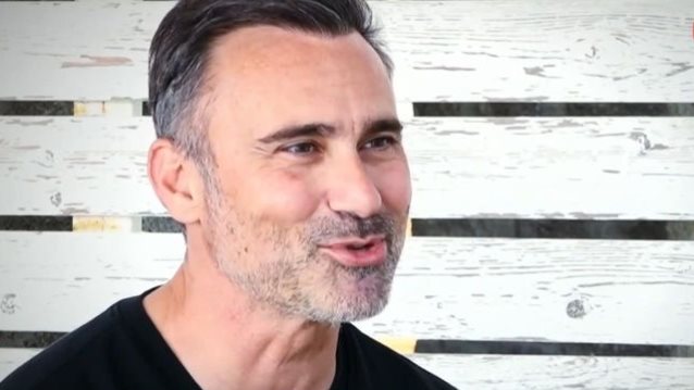 Γιώργος Καπουτζίδης: "Ο σύντροφός μου με τσίγκλησε για να μιλήσω δημόσια για τη σεξουαλικότητά μου"