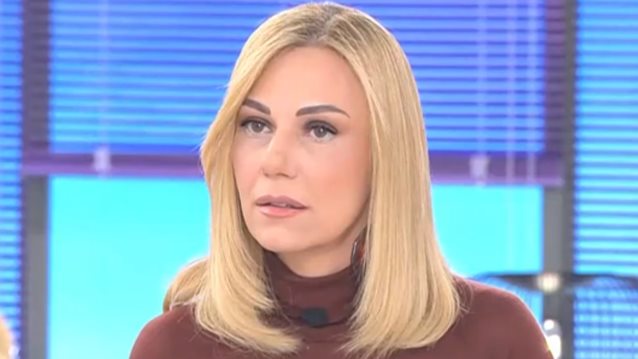 Τίνα Μεσσαροπούλου: &quot;Αυτή τη φωτογραφία της Ελένης Μενεγάκη εμείς θα την πετάγαμε - Μας γράφει κανονικότατα&quot;