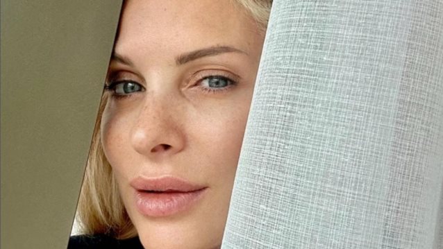 Η πρωινή ανάρτηση της Ελένης Μενεγάκη σχεδόν άβαφη