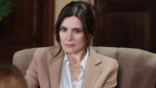 Η Μαρία Ναυπλιώτου με το must have φόρεμα για τις γιορτές