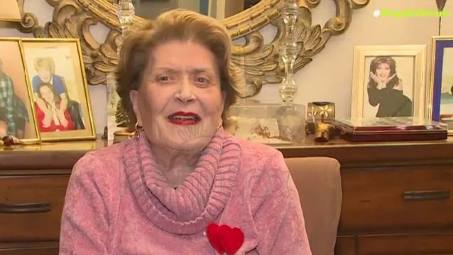 Η Βάσια Τριφύλλη για τον Σπύρο Χατζηαγγελάκη: "Τον έδειρε κάποιος; Αυτοί οι τύποι θέλουν 4-5 χαστούκια να κουνηθεί το μυαλό τους"