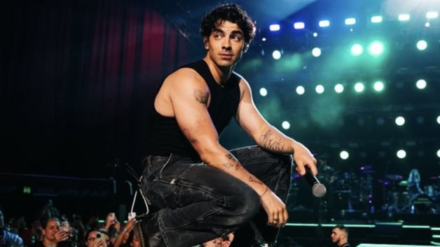 Joe Jonas, Liam Hemsworth, Kylie Minogue και Luke Evans στη συναυλία των Coldplay στo ΟΑΚΑ