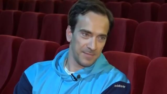 Δημήτρης Σαμόλης: "Θα ήθελα να με είχε αποδεχτεί ο πατέρας μου και χωρίς να έχω παίξει στις Άγριες Μέλισσες"