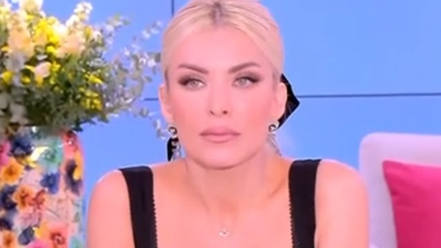 Κατερίνα Καινούργιου: "Είναι άσχημο αυτό που κάνουν στη Δανάη Μπάρκα"