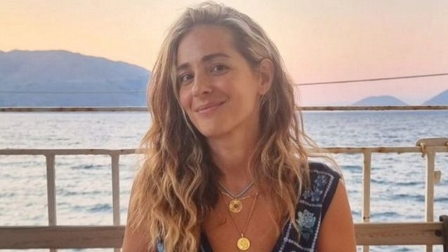 Η Νατάσσα Μποφίλιου απαθανατίζει τον σύζυγό της στις καλοκαιρινές τους διακοπές