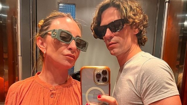 Η σπάνια φωτογραφία της Ρούλας Ρέβη με την κόρη της, Ειρήνη στο αεροπλάνο