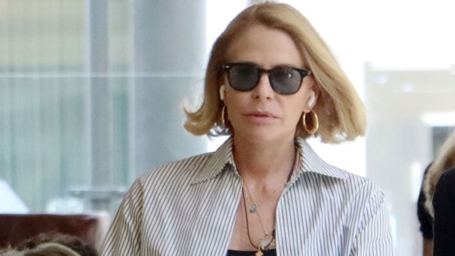 Η Τζένη Μπαλατσινού στο Παρίσι με τη μαμά και τις κόρες της | Οι σπάνιες κοινές φωτογραφίες