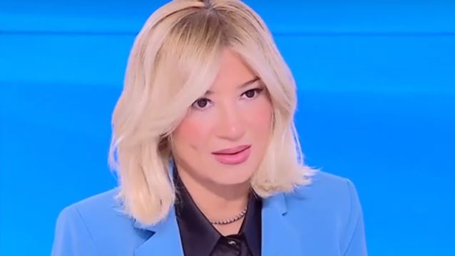 Φαίη Σκορδά: &quot;Ξένισε, περιμένεις ότι θα αναλάβει κάποιος άντρας…&quot;