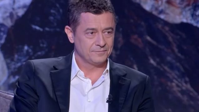 Αντώνης Σροίτερ: Κατέρρεε ο πλανήτης και οι ψυχαγωγικές εκπομπές ήταν μέσα στην καλή χαρά. &quot;Τι παίρνανε;&quot;