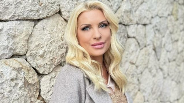 Το σπίτι της Ελένης Μενεγάκη στην Άνδρο είναι ένας επίγειος παράδεισος - Η minimal αισθητική και το πέτρινο στοιχείο