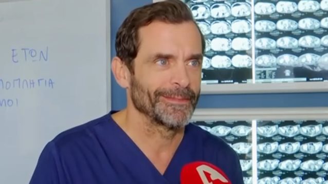 Κωνσταντίνος Μαρκουλάκης: "Λιποθύμησε μπροστά μου και τους είπα ότι κάνω τον γιατρό, δεν είμαι"