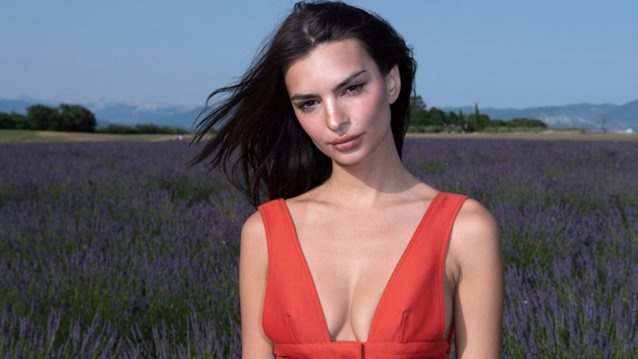 Οι πιο hot στιγμές της Emily Ratajkowski
