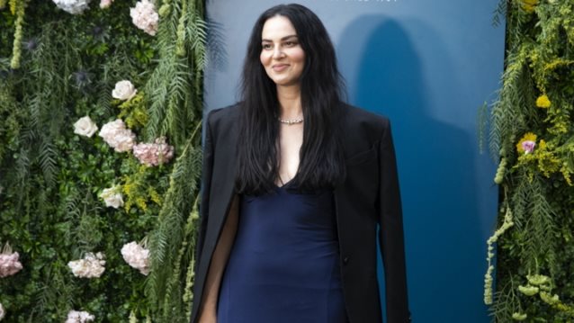 Η Ζενεβιέβ Μαζαρί σε οικογενειακή έξοδο | Η κόρη της μεγάλωσε πολύ