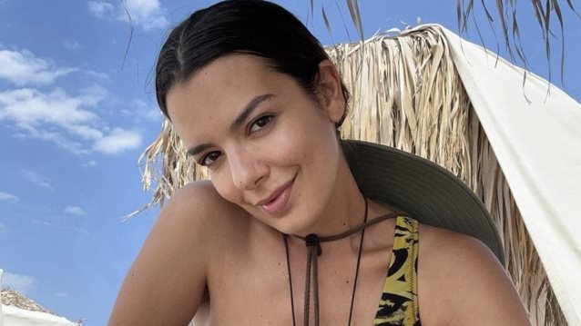 Νέες φωτογραφίες από τις καλοκαιρινές διακοπές της Νικολέττας Ράλλη με τον σύζυγό της και την κόρη τους