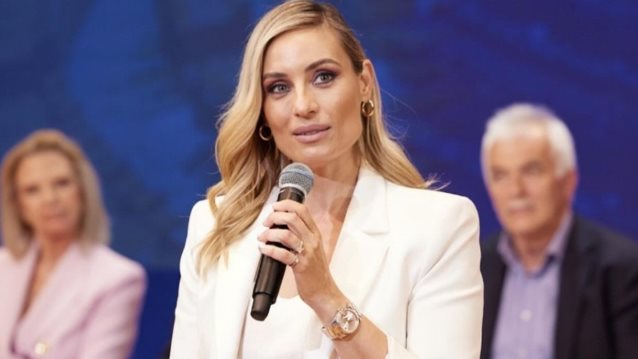 Η Ελεονώρα Μελέτη απαντά πρώτη φορά στα σχόλια για την εμφάνισή της: "Δεν υπάρχει στιλίστας στο Ευρωκοινοβούλιο"