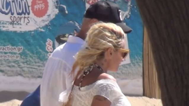 Ερωτευμένοι στη Μύκονο η Ελεωνόρα Ζουγανέλη &amp; ο Νίκος Συρίγος - Βίντεο