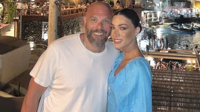 Ήβη Αδάμου &amp; Μιχάλης Κουινέλης μαζί στη Σαντορίνη! Οι φωτογραφίες από την Καλντέρα