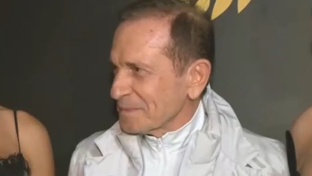 Η on camera αντίδραση του Πάνου Ζήνα για την αποχώρηση του Νίκου Κοκλώνη από την παρουσίαση των καλλιστείων