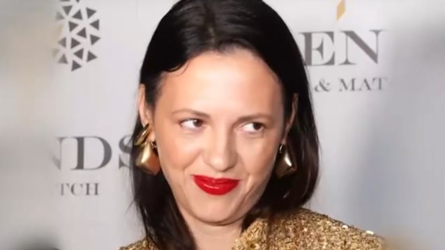 Ραμόνα Βλαντή: &quot;Έχω παχύνει - Δεν περισσεύουν λεφτά για να αλλάξω γκαρνταρόμπα, οπότε πρέπει να μαζευτώ&quot;