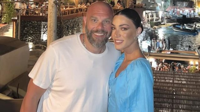 Η Ήβη Αδάμου αποκάλυψε πώς διατηρεί τη σχέση της με τον Μιχάλη Κουινέλη ζωντανή