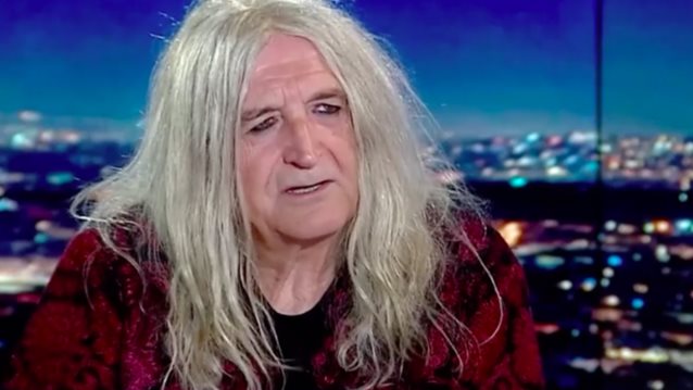 &quot;Αυτός είναι ο Νίκος Καρβέλας! Ζήλεψα τη συνέντευξη και τη Νίκη Λυμπεράκη&quot;