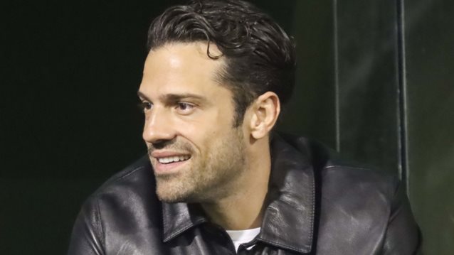 Βραδινή έξοδος στο κέντρο της Αθήνας για τον Κωνσταντίνο Αργυρό, λίγες μέρες μετά τη γέννηση του γιου του