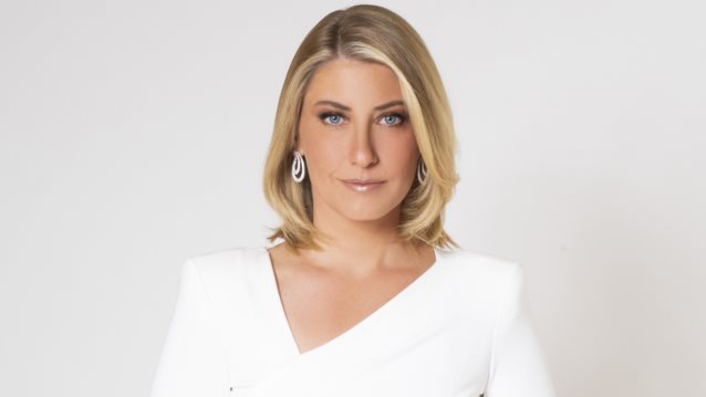 "Έγκυος λίγων εβδομάδων" | Η Σία Κοσίωνη ποζάρει στην αρχή της εγκυμοσύνης της