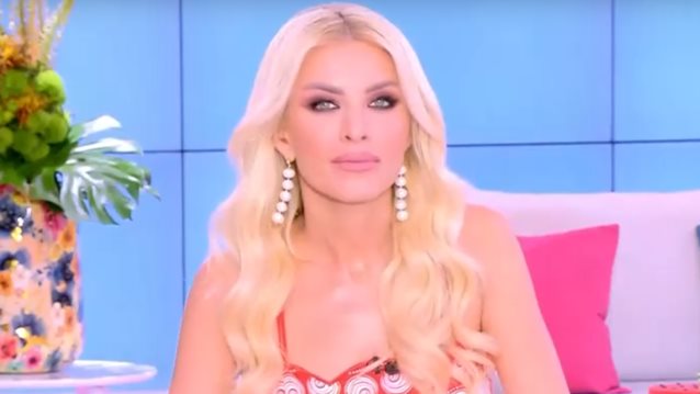 Ξέσπασε η Κατερίνα Καινούργιου: "Φτάνει πια! Την Παπαρίζου τη ρωτούν για τα κιλά και εμένα για τις πλαστικές"