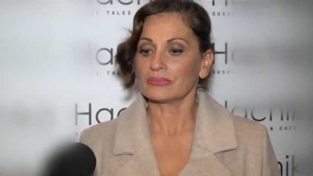 Η στιγμή που η Θεοφανία Παπαθωμά μαθαίνει on camera για τον θάνατο του Μανούσου Μανουσάκη