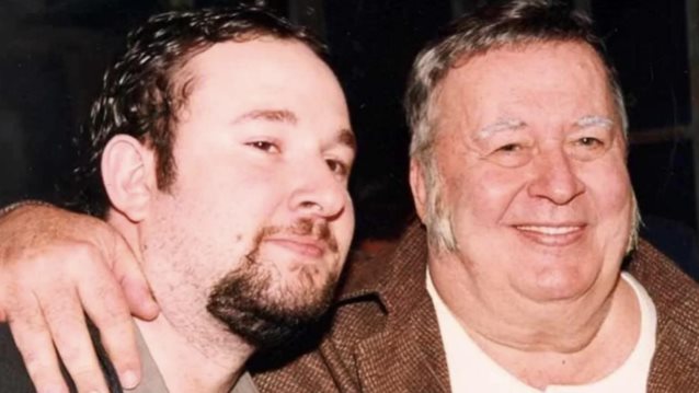 Συγκινεί ο Γιάννης Παπαμιχαήλ για τα 20 χρόνια από τον θάνατο του πατέρα του, Δημήτρη: "Τον έχω πάντα στην καρδιά μου"