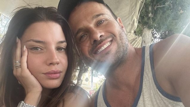 Μέμος Μπεγνής &amp; Μαρίλια Μητρούση μαζί στη Σαλαμίνα! Οι φωτογραφίες από τις διακοπές τους