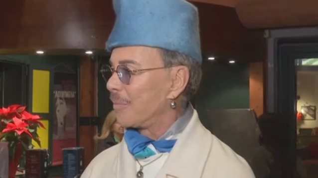 Λάκης Γαβαλάς: Έχω πει πολλές φορές στον καθρέφτη μου ότι "είμαι η γυναίκα μου"