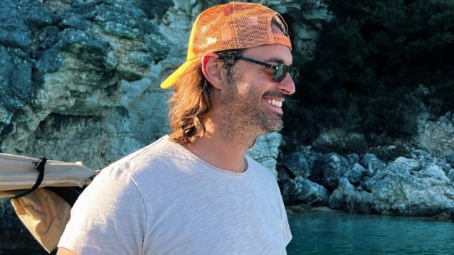 Λάμπρος Λάζαρης: "Περιμένω παιδί και σε περίπου ένα μήνα θα έρθει"