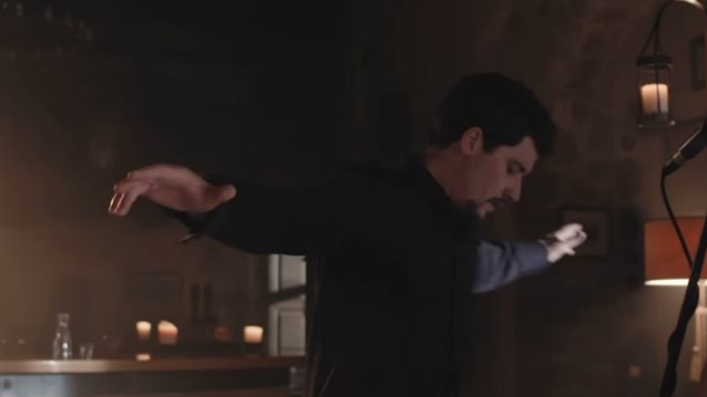 "Σασμός" | Το νέο τραγούδι της σειράς με τίτλο "Πέτρινη Καρδιά" μόλις κυκλοφόρησε