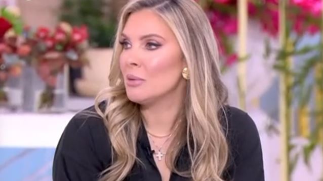 Χριστίνα Αλούπη: &quot;Η Αμερική δεν είναι ακόμα έτοιμη για γυναίκα πρόεδρο - Θέλει τον άνδρα, τον στιβαρό&quot;