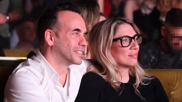 Πάνος Μουζουράκης &amp; Μαριλού Κόζαρη στην πρώτη δημόσια εμφάνιση μετά την είδηση της εγκυμοσύνης