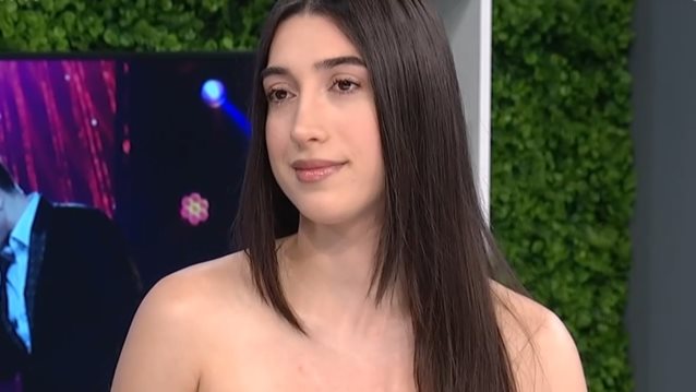 Κατερίνα Κακοσαίου: "Ο πατέρας μου δεν ήξερε αγγλικά, η μητέρα μου τού εξηγούσε τι λένε οι στίχοι"