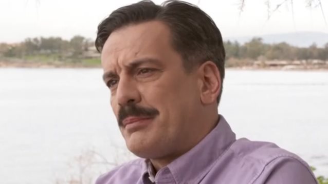 Θάνος Κιούσης: &quot;Μου αρέσει να μιλάω στη σύζυγό μου στα βλάχικα κατά τη διάρκεια των προκαταρκτικών&quot;