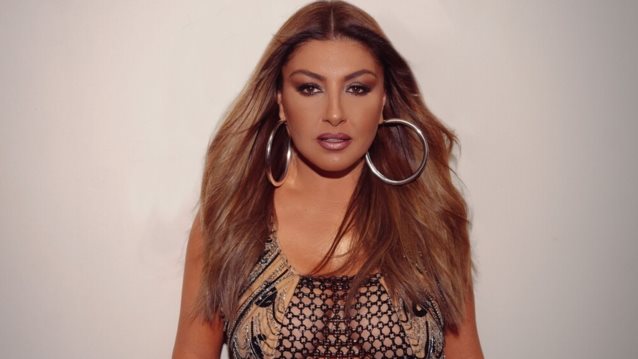 Έλενα Παπαρίζου | Το ανατολίτικο άρωμα που φορά εδώ και χρόνια