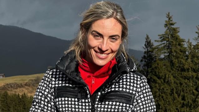 Η Ελεονώρα Μελέτη απαθανατίζει την 6χρονη κόρη της να κάνει σκι